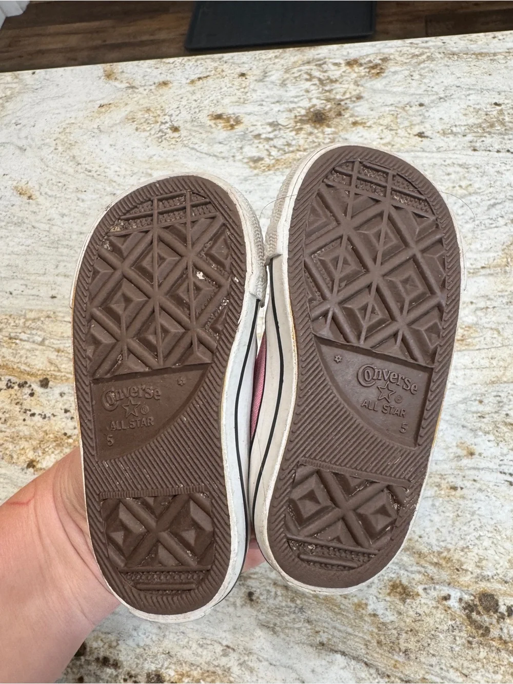 Converse pink low